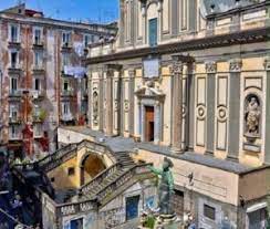 A piazza dante e nelle strade circostanti invece l'appuntamento è con lo street food natalizio. Napoli E Le Sue Piazze Piazza San Gaetano Con La Sua Storia