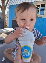 🍫 🍦Chocolate ice cream is amazingly delicious at Mac's Snow Shack! Have  it
