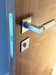 Contemporary Stainless Steel Handle On Polarised Magnetic Lock Sweet Wohnzimmer