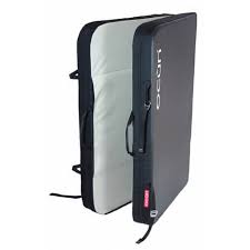 This good value pad from ocun provides a well rounded option for most of your bouldering needs. Ocun Paddy Moonwalk Crash Pad Buy Online Bergfreunde Eu