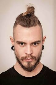 O topo pode variar de acordo com o seu gosto, mas não é feito nenhum sombreado entre as duas partes. Cortes De Cabelo Masculino Para Ousar Moda Para Homens
