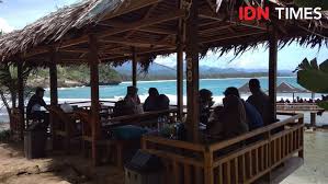 Keberadaan eky's momong café and resort. Pantai Momong Lampuuk Eky Momong Resort Pantaimomong Hashtag On Twitter Pantai Ini Masih Alami Indah Dan Mempesona Performance Movie