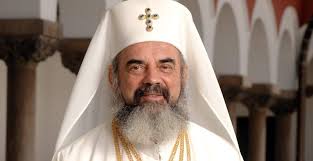 Clopotul, turnat la innsbruck, are 25 de tone si a costat aproape o jumatate de milion de euro. Chipul Patriarhului Daniel Pe Clopotele De La Catedrala Mantuirii Neamului Mandrie Sau TradiÈie Ortodoxinfo
