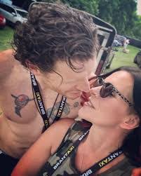 Jenny Howes's Instagram, Twitter & Facebook