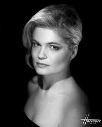 Anna Biasini's Instagram, Twitter & Facebook