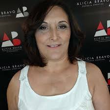 Alicia Bravo's Instagram, Twitter & Facebook