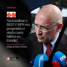 À saída do tribunal, onde decorreu o julgamento BES/GES, o antigo  primeiro-ministro respondeu ainda porque é que, no seu entender, não fazia  sentido a nacionalização do BES. Saiba mais em  https://jornaleconomico.sapo.pt/noticias/passos-coelho ...