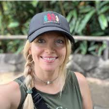 Non denominational churches in Costa Rica that study the Bible