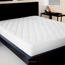 The quilted top is filled with a spiral spun polyester fiber fill, which gives it a good bit of loft while maintaining its shape. 3 Best Rated Iso Cool Mattress Pads Available On Amazon