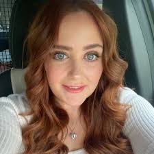 Laura Hawkins's Instagram, Twitter & Facebook