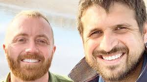 Are Evan and Keith a couple in real life? #Bynum #evanthomas #bargainblock  #hgtv #keithandevan #artschallenge