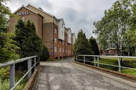 The cheapest way to get from hayes (kent) to best western plus reading moat house costs only £10, and the quickest way takes just 1¼ hours. Best Western Plus Reading Moat House Mill Lane Sindlesham Near Wokingham Wokingham Rg41 5dg Hotels Bb S
