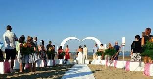 Il punto della situazione, matrimoni 2021: Matrimoni Da Giugno 2021 Banchetti All Aperto E Buffet Monodose Tutte Le Novita Il Meridiano News