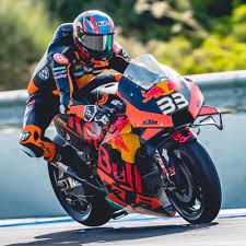 If brad binder knows one thing, it's how to take his first victory in spectacular style! Brad Binder 33 Fan Club Posts Facebook