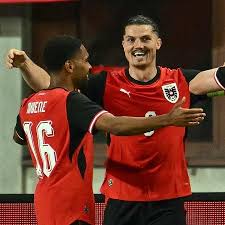 Áustria bate Tunísia com um a menos em jogo pré-Copa e segue invicta no ano