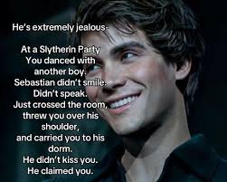 Ila Sallow (@mischiefandmagic123)