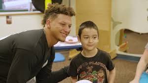 Espn was sleeping on mahomes. Patrick Mahomes Visits Children S Mercy Youtube