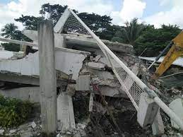 Ang pangngalan ay salita o bahagi ng pangungusap na tumutukoy sa ngalan ng tao, bagay, pook, hayop, at pangyayari.maaari din na ipakilala ng pangngalan ang isang kaisipan o diba ang konsepto sa linggwistika, kasapi ang pangngalan sa isang malawak, bukas na leksikong kategorya na kung saan ang mga kasapi nito ay nagiging pangunahing salita sa isang simuno ng isang sugnay, bagay sa isang pandiwa. Pinsala Ng Magnitude 6 6 Na Lindol Pilipinas News Update Facebook