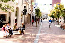 Genk capital believes that quality education is valuable to both the individual and the society. Routiq Stad Genk
