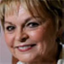 Elinor Jones's Instagram, Twitter & Facebook