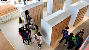 The swedish migration agency considers applications from people who want to visit, live in or seek asylum in sweden, or who want to become swedish citizens. Baltros Pa Engelska