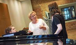 Documentar tradus în limba română. Academia De MuzicÄƒ Gheorghe Dima Din Cluj Napoca Martina Ruping