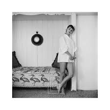Pin By Cynthia Holvey On Photography In 2020 Audrey Hepburn Photos Audrey Hepburn Hepburn
