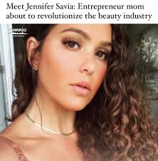 Jennifer joined forces with her childhood friend, Michelle Toscano, to  create their own brand of high end hair extension called @vidahairext ✨✨  Latinas Rompiendo 👑 #Barrio LINK IN BIO for more on