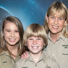 Последние твиты от bob irwin (@thebobirwinshow). Bindi Irwin Heartbroken Over Family Rift With Uncle Who Quit Australia Zoo 9celebrity