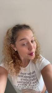 Alexandra Conroy's Instagram, Twitter & Facebook