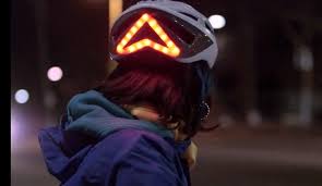 Der Erste Fahrradhelm Mit Brems Und Blinklicht Ingenieur De