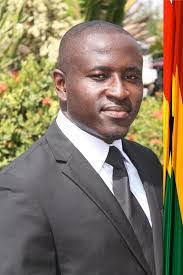 Akua Oduraa's Instagram, Twitter & Facebook