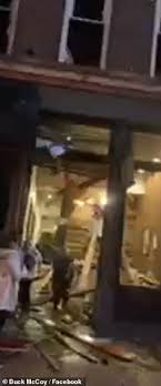 Before dawn on friday, nashville police officers rushed to calls. Aqdvqcsvyfic5m