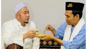 Diceraikan ustadz abdul somad, mantan istri: Sudah Cerai Ustadz Abdul Somad Lagi Cari Istri Lagi Syaratnya Harus Cantik Berkulit Putih Dan Hidung Mancung Era Id