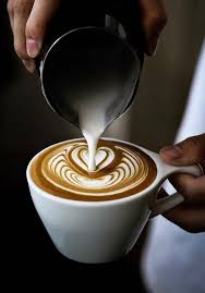 Kaffee Aus Einzigartigem Rebenholz Rostverfahren Mit Ausgewahlten Kaffeebohnen Aus Ausgesuchten Provenienzen Der Best Coffee Latte Art Pretty Coffee Coffee Art