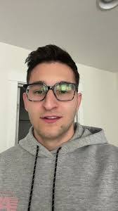 Chris Diller's Instagram, Twitter & Facebook