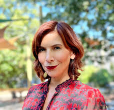 Carrie Schrader's Instagram, Twitter & Facebook