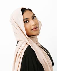 i felt like a princess, thanks to the whole team! these lovely abayas are  now up