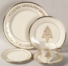 Christmas Table Delights Christmas Tableware Christmas China Christmas China Patterns