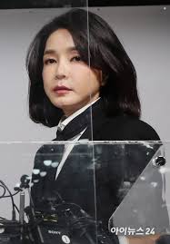 아이포토]윤석열 부인 김건희, 단발 싹뚝 자르고 '대국민 사과'