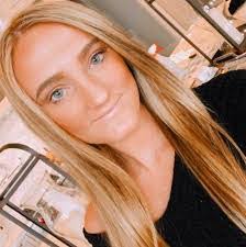 Kate Cohn's Instagram, Twitter & Facebook