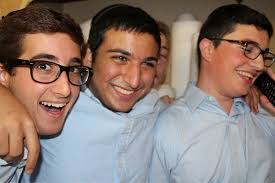 Alumni Newsletter + Vort This Motzei Shabbos