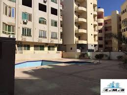 شقة في الكوثر بداخل كمبوند قريبة من الشاطئ في الغردقة بمساحة 120 متر الدور الثاني مطبخ امريكي غرفتين ورسيبشن كبير Building Multi Story Building Structures