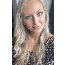 Ashley Vanvalkenburg's Instagram, Twitter & Facebook