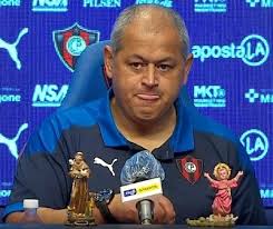Algo de eso sucedió en la noche del jueves después de una intensa jornada de conmebol sudamericana. Chiqui Arce Y Una Complicada Entrada A La Conferencia De Prensa