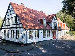 For an additional fee, you can help yourself to the haus bismarck's rich breakfast buffet in the mornings. Furst Bismarck Muhle Restaurant Und Hotel Aumuhle