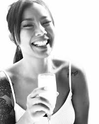 Olivia Santoro (@oliviasantoro_)