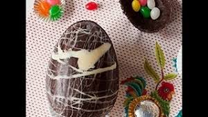 Acquista qui gli attrezzi da pasticceria che utilizzo nella ricetta. Come Fare In Casa Le Uova Di Cioccolato Di Pasqua Videoricetta Di Dolci Di Pasqua Youtube
