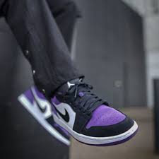Entdecke neue styles & deine lieblingsmarken bei jd sports | kostenlose rückgabe! Nike Air Jordan 1 Retro Low Court Purple 553558 125 In 2021 Jordan 1 Low Court Purple Air Jordans Retro Air Jordans