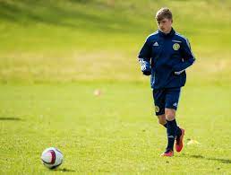 Courts subhojit paul sent an obscene picture to a woman posing as a child and asked her to be his girlfriend. Ryan Gauld Sends Defiant Scotland Message As Former Dundee United Wonderkid Defends Sporting Switch Daily Record